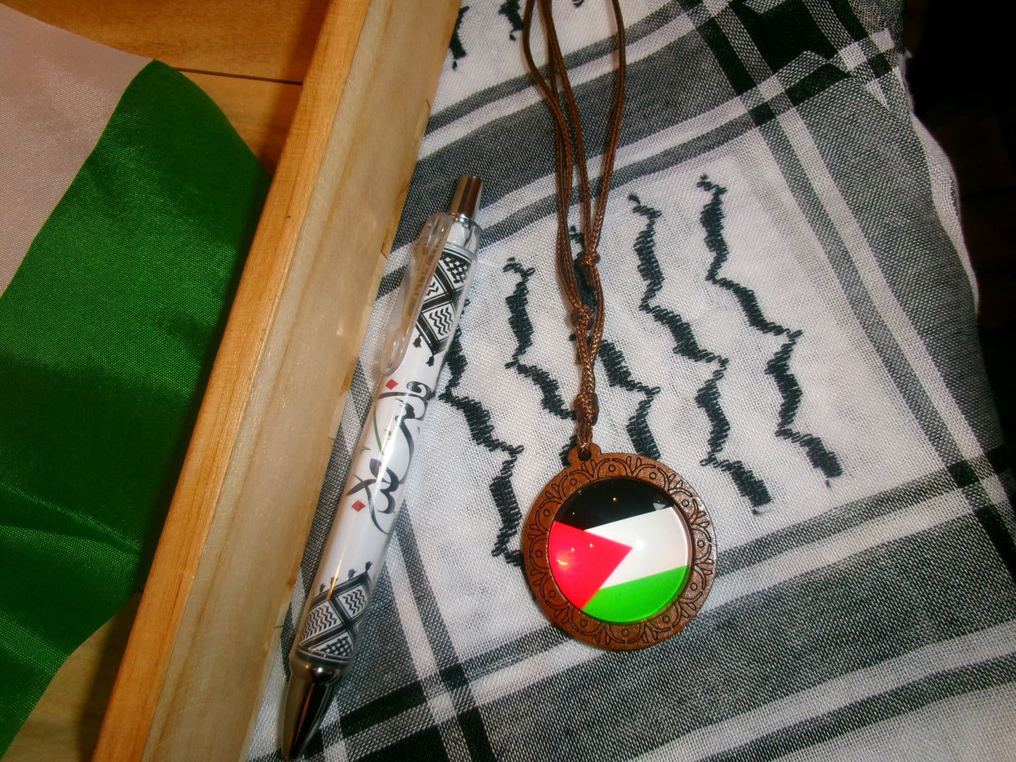 Collier rond drapeau de la Palestine